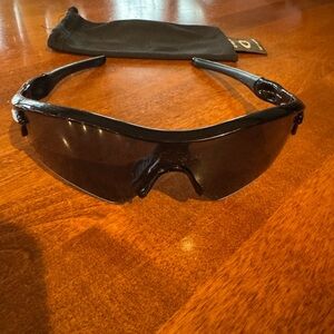 Men’s black Oakley sunglasses In